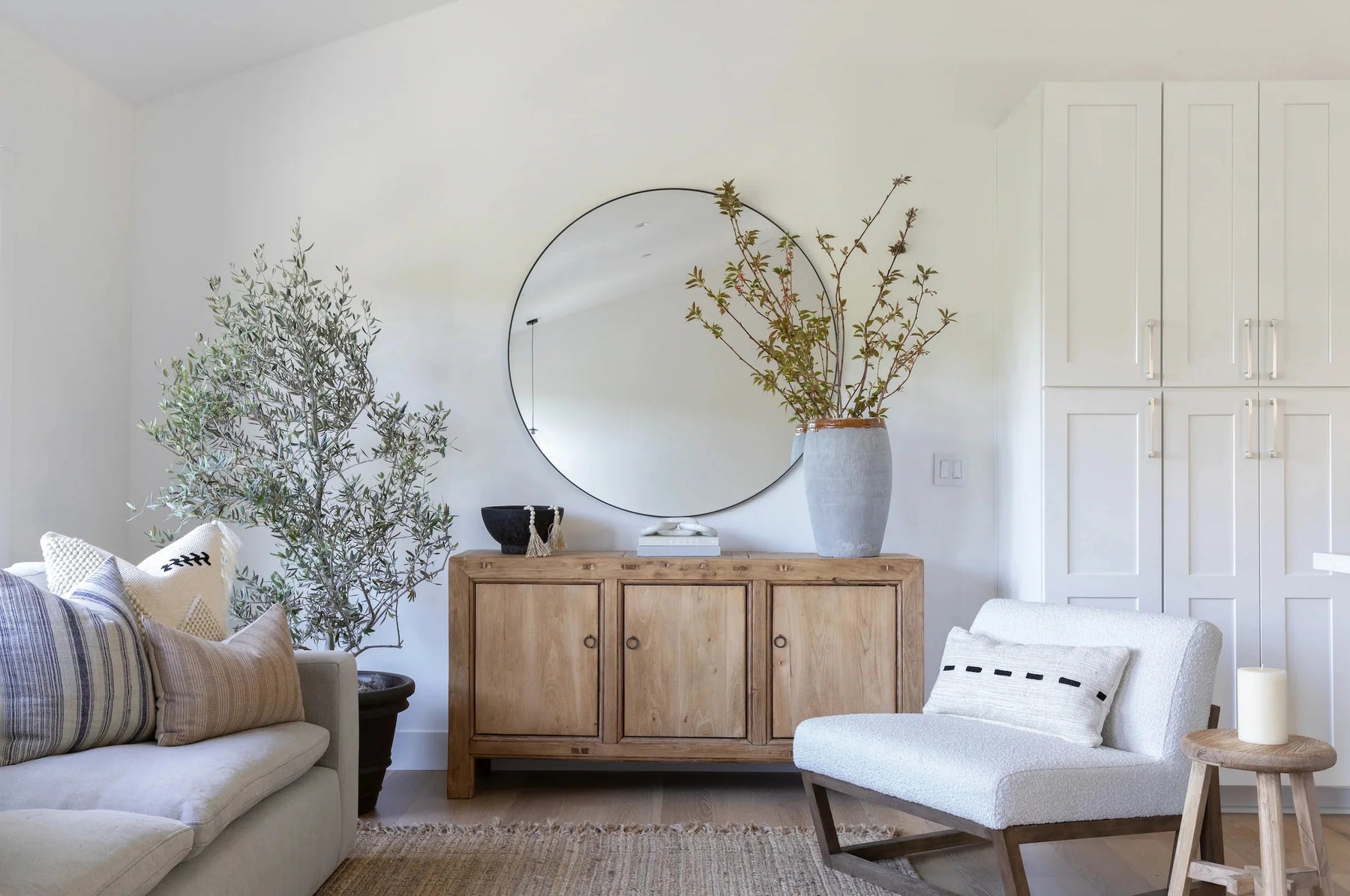 Mastering the Art: Creating a Modern Organic Look in Home Decor