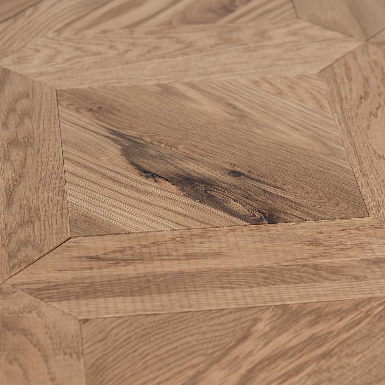 Percy 6-8 Seater Extendable Dining Table - European Knotty Oak and Peppercorn