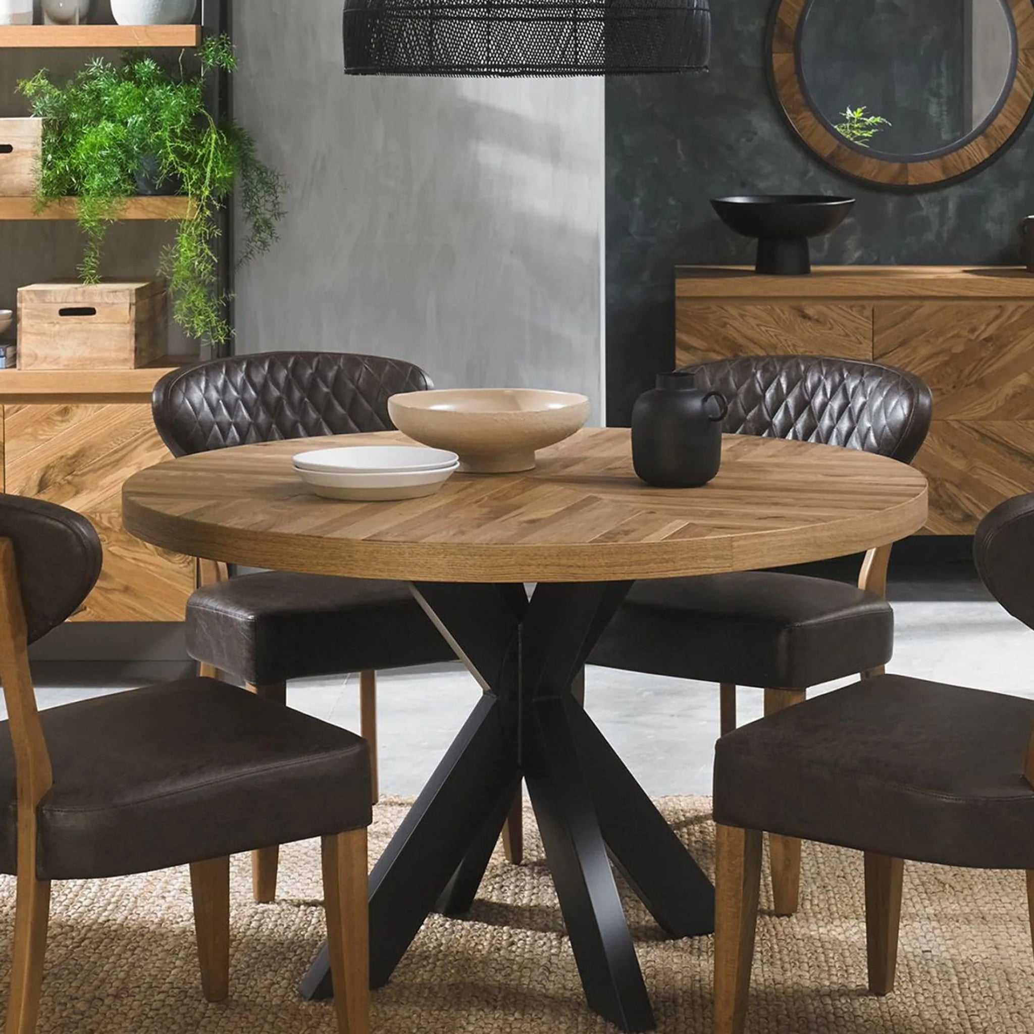 Tammi 4 Seater Round Dining Table - European Knotty Oak