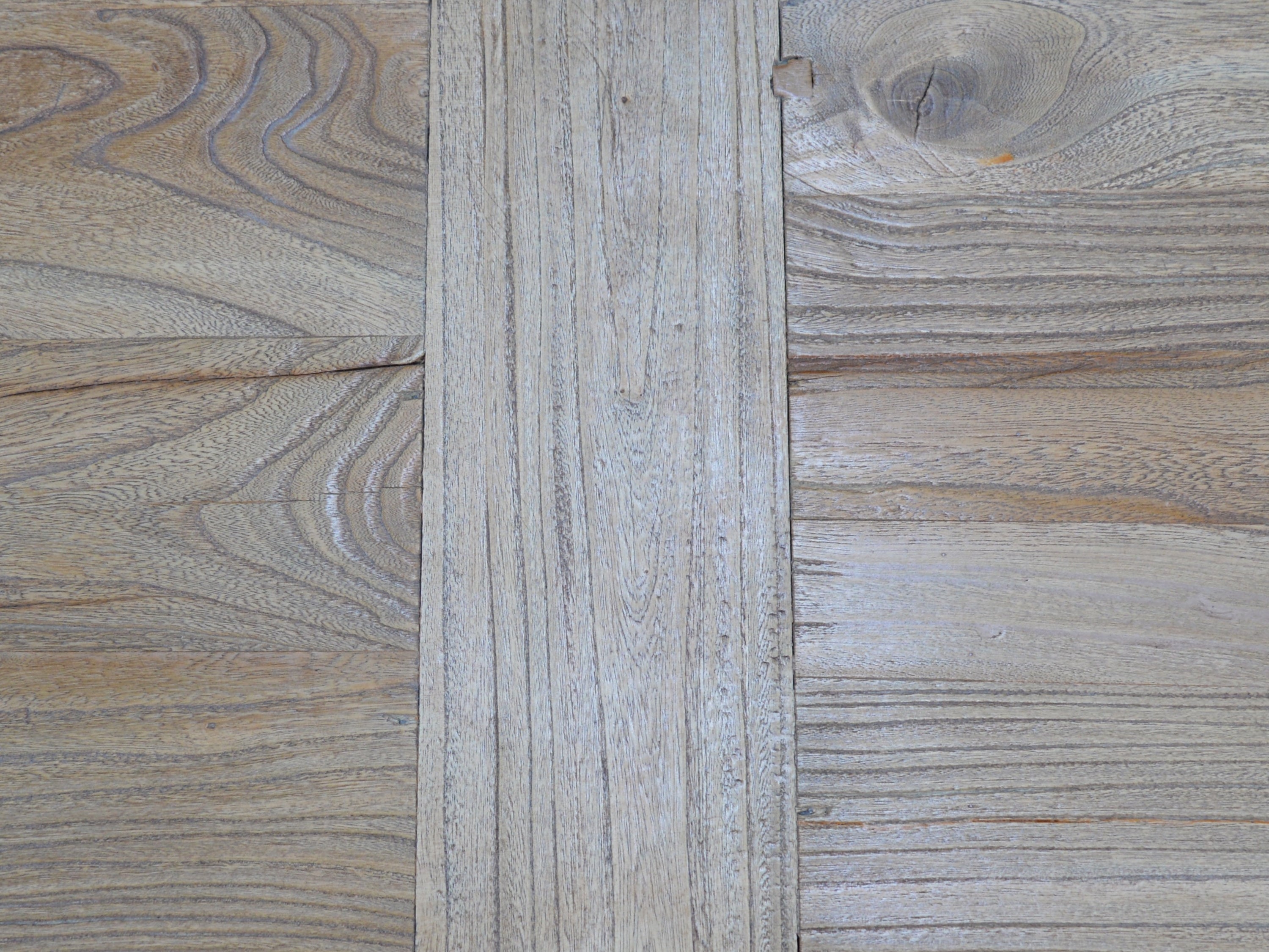 Elm Wood Dining Table 3m - Rustic Natural - image 9