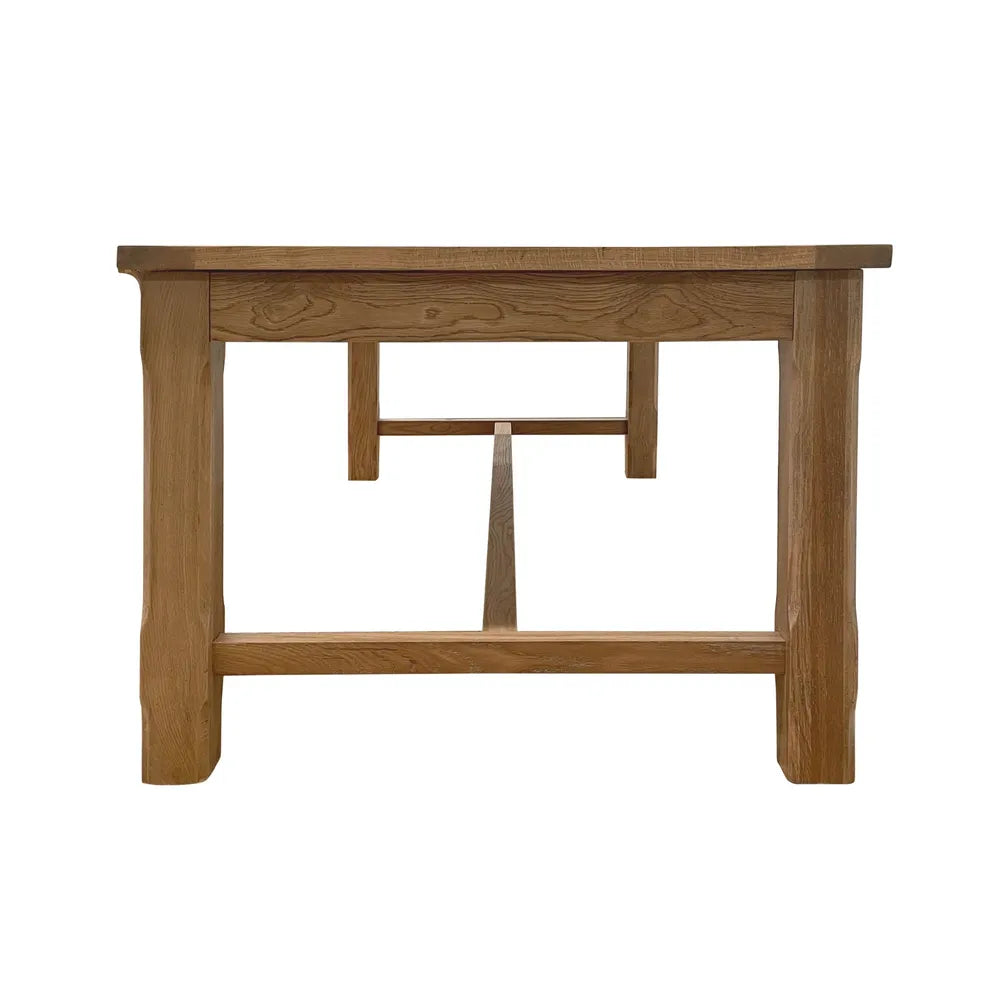 Balmoral Extendable Oakwood Dining Table 210-310