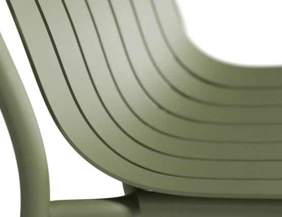 Roku Outdoor Lounge Chair in Matt Eucalyptus Green