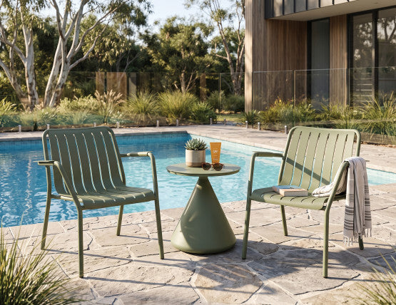 Roku Outdoor Lounge Chair in Matt Eucalyptus Green