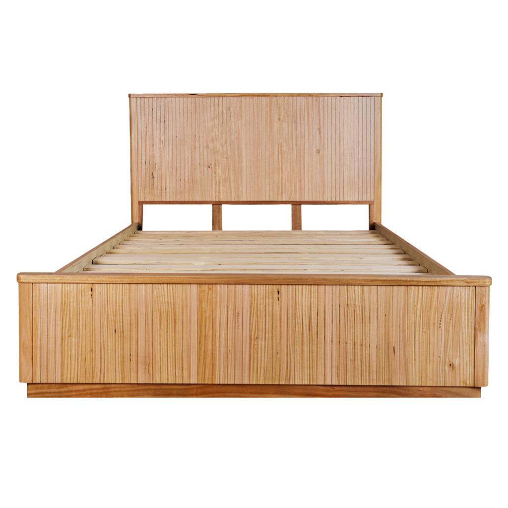 Ashby Fluted Messmate Queen Bed - Natural Ash