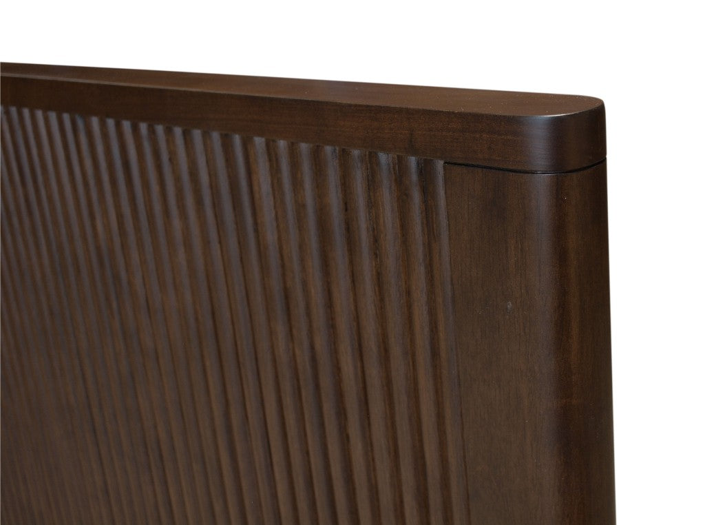 Tavana Walnut Queen Bed