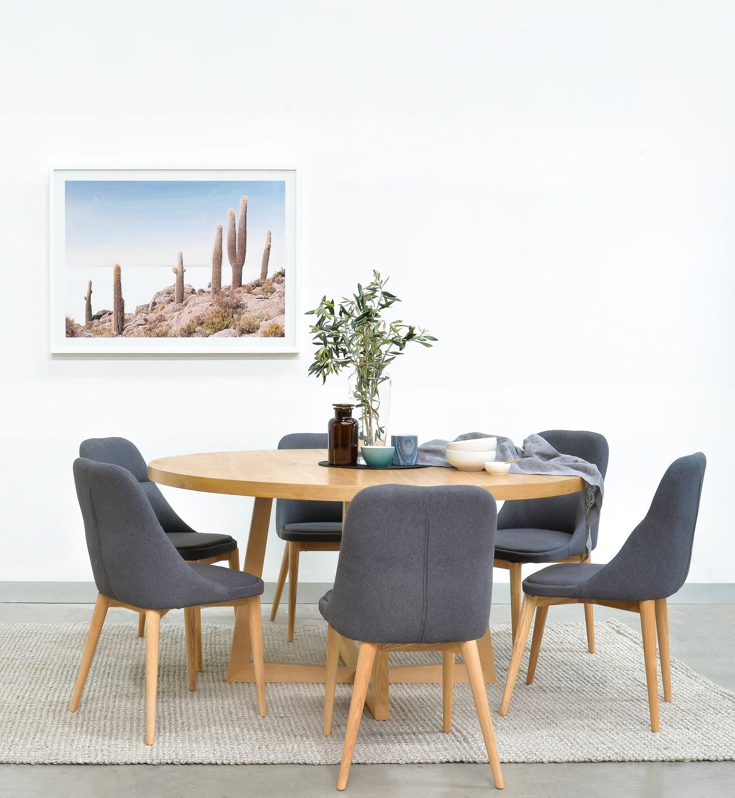 Tiril Round Dining Table